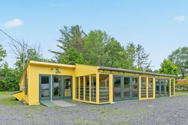 Oakland, ME 04963,818 Kennedy Memorial DR