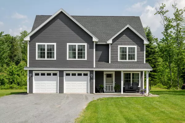 32 Lindsay DR, Levant, ME 04456