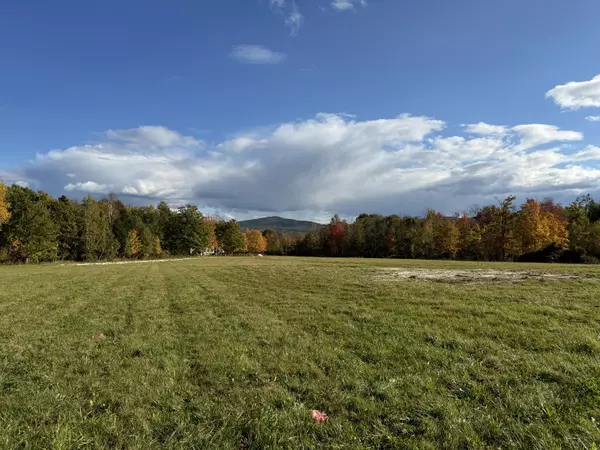 2351 Belfast RD, Lincolnville, ME 04849