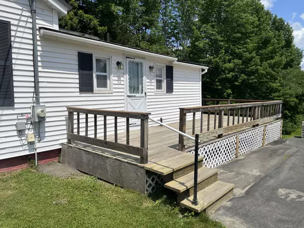 Winslow, ME 04901,406 Cushman RD