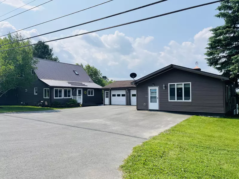 27 Reach RD, Presque Isle, ME 04769