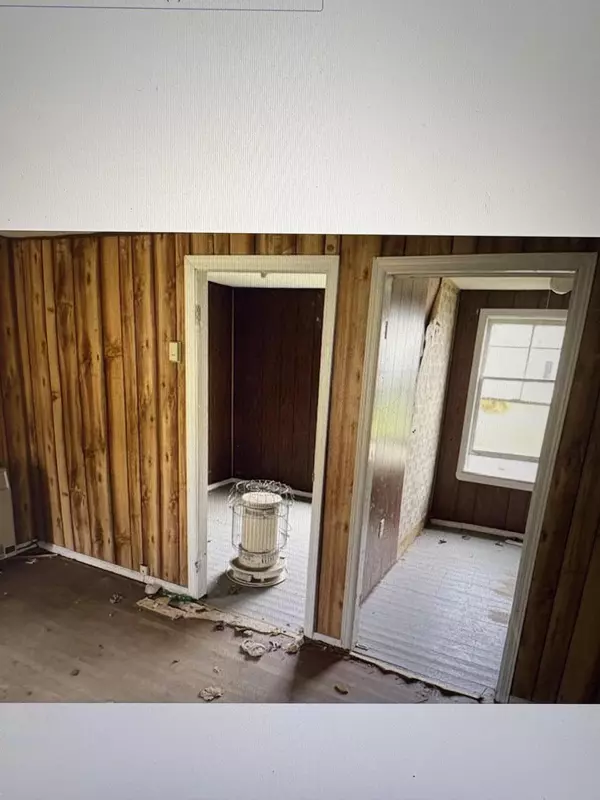 East Millinocket, ME 04430,18 Birch ST