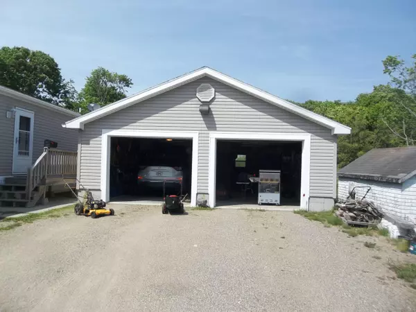 Eastport, ME 04631,7 Hawkes AVE