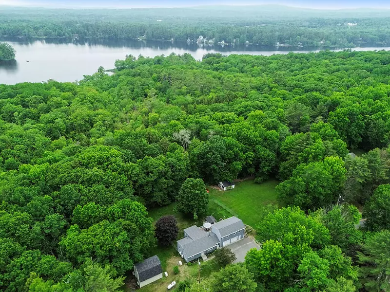 209 Holmes RD, Winthrop, ME 04364