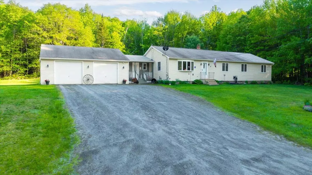 27 Wheeler Hill RD, Wales, ME 04280