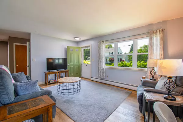 Augusta, ME 04330,3 Madison ST