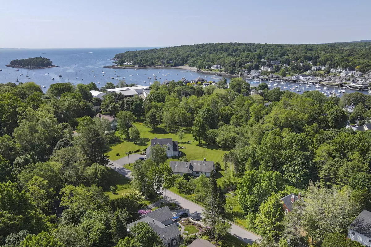 Camden, ME 04843,21 Eaton AVE