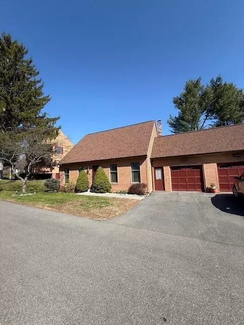 Portland, ME 04102,1 Coachlight LN #1C