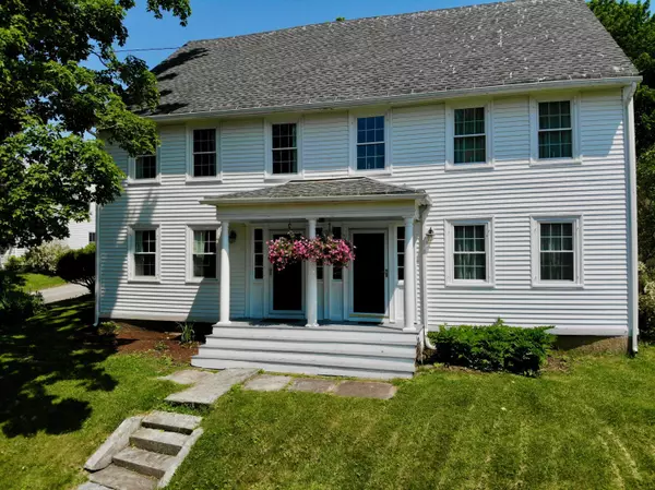 19 Main ST, Nobleboro, ME 04555