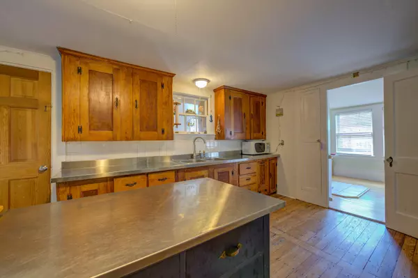 Boothbay Harbor, ME 04538,220 Atlantic AVE