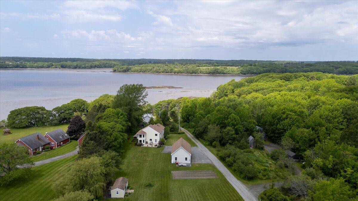 76 Donahue DR, South Thomaston, ME 04858