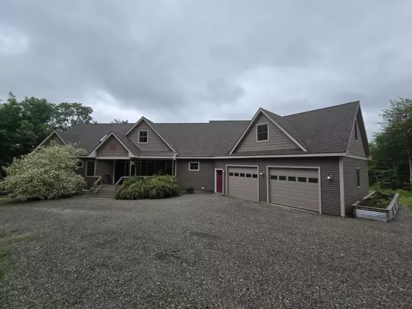 35 Dragonfly DR, Holden, ME 04429