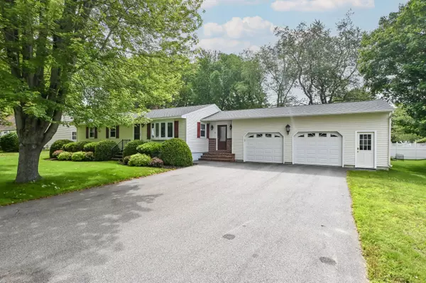 6 Colonial DR, Saco, ME 04072