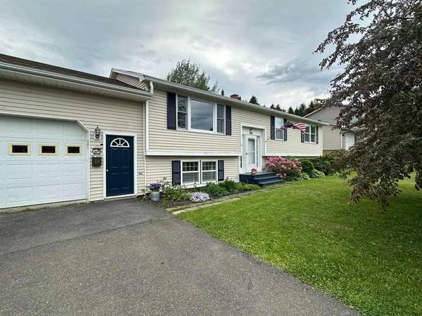 10 Violette ST, Caribou, ME 04736