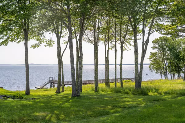 Belfast, ME 04915,97 Dockside LN #8