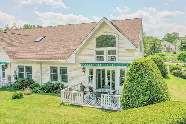 Belfast, ME 04915,97 Dockside LN #8