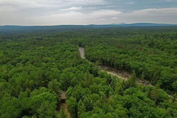 Kingfield, ME 04947,139 Rapid Stream RD