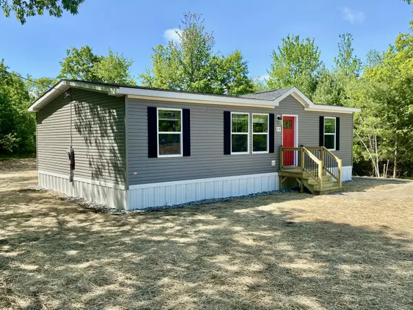 29 Broadmeadow LN, Porter, ME 04068