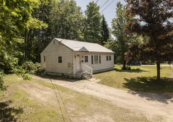 33 Pleasant ST, Norway, ME 04268