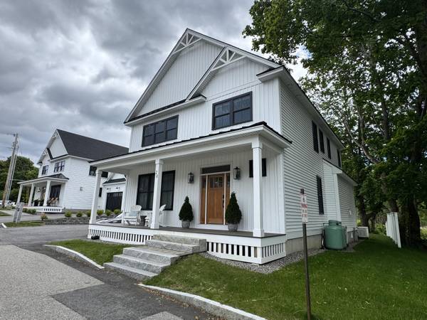 20 Chase Hill RD, Kennebunk, ME 04043