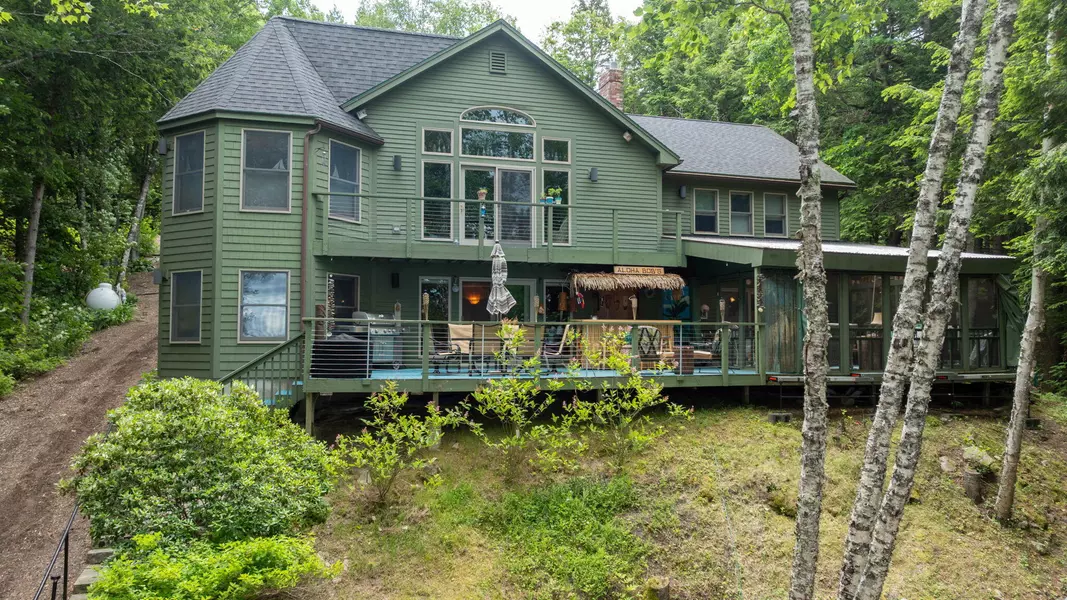147 Spring Valley RD, Raymond, ME 04071