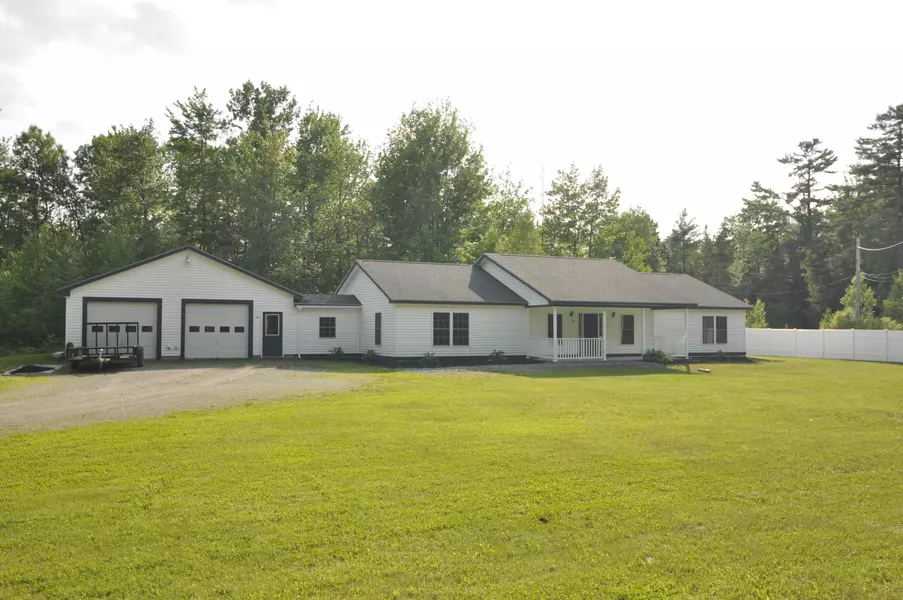 36 Hastey LN, Glenburn, ME 04401