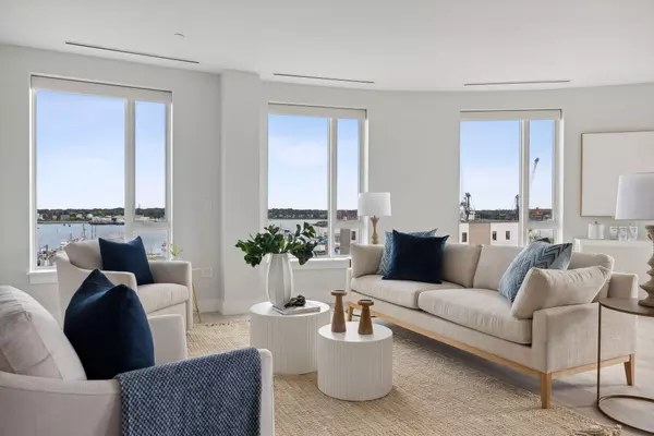 Portland, ME 04101,387 Commercial ST #527