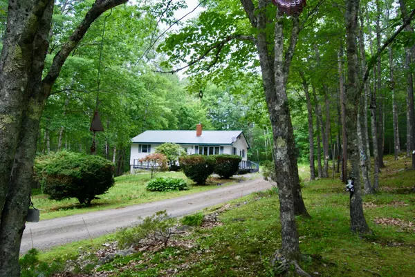 16 Evergreen Estates RD, Nobleboro, ME 04555