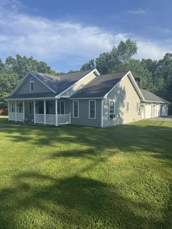 Richmond, ME 04357,44 Kimball ST