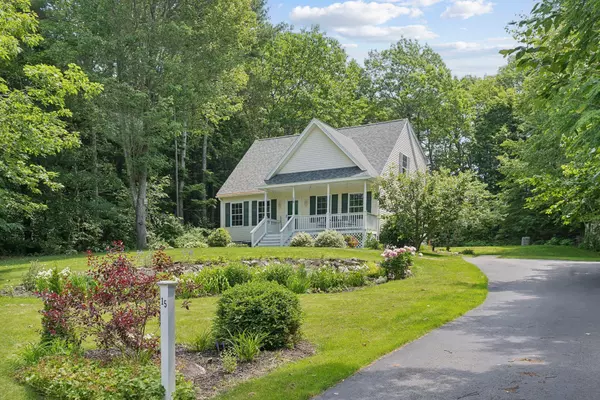 15 Graystone RD, Gray, ME 04039