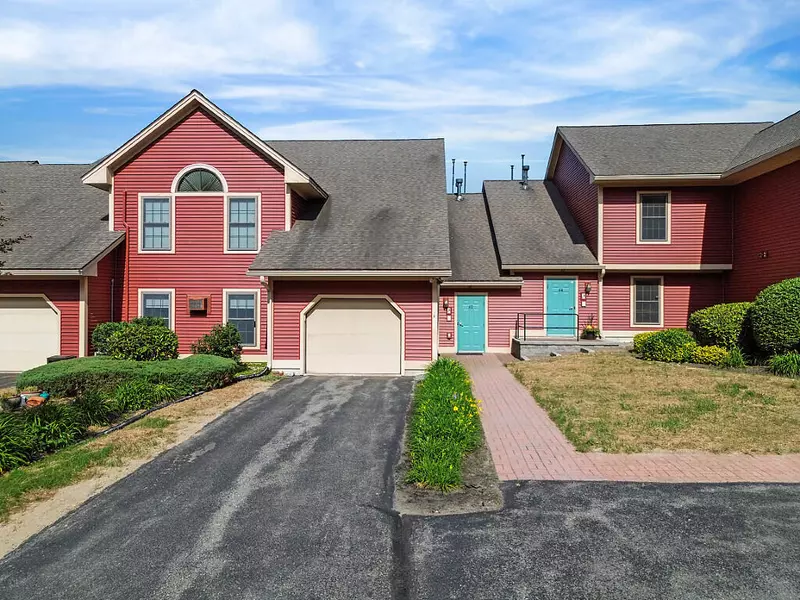 62 Estates DR #1, Manchester, ME 04351