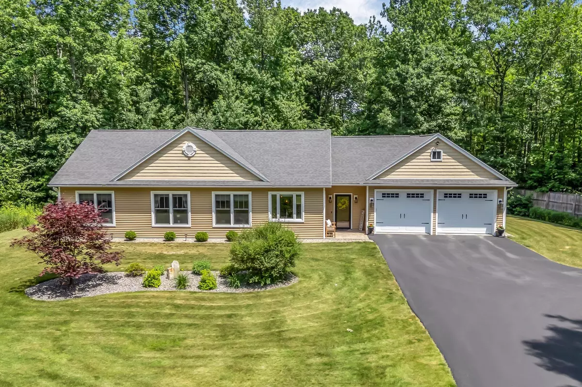 Auburn, ME 04210,187 Hickory DR