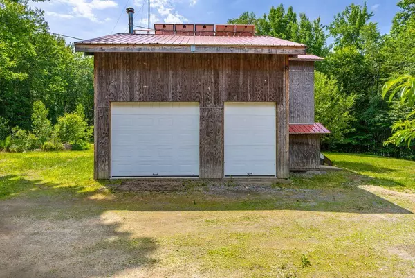 Embden, ME 04958,22 Woodpecker LN