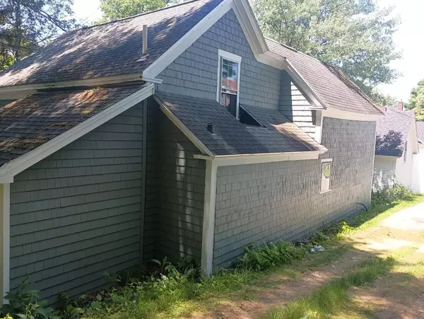 Livermore Falls, ME 04254,44 Baldwin ST