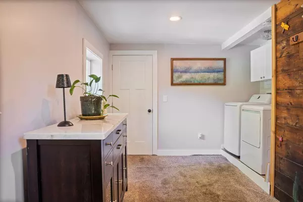 Falmouth, ME 04105,42 Winn RD