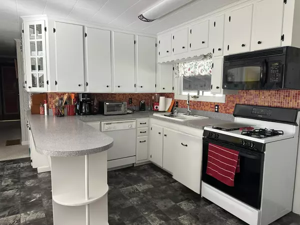 New Gloucester, ME 04260,89 McIntire RD