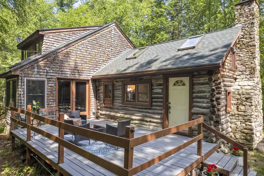9 Jade LN, York, ME 03902