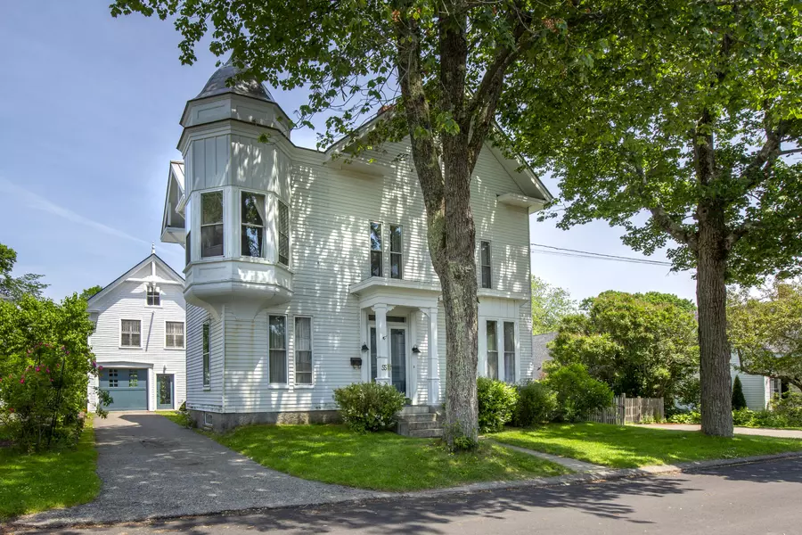 55 Masonic ST, Rockland, ME 04841