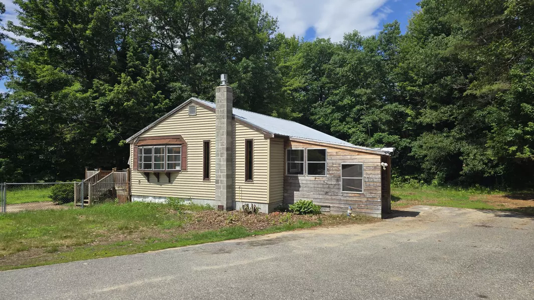 59 Farm View LN, Paris, ME 04281