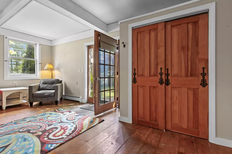 84 South Freeport RD, Freeport, ME 04032
