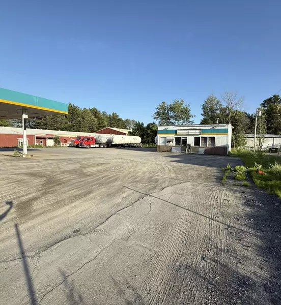 836 Kennedy Memorial DR, Oakland, ME 04963