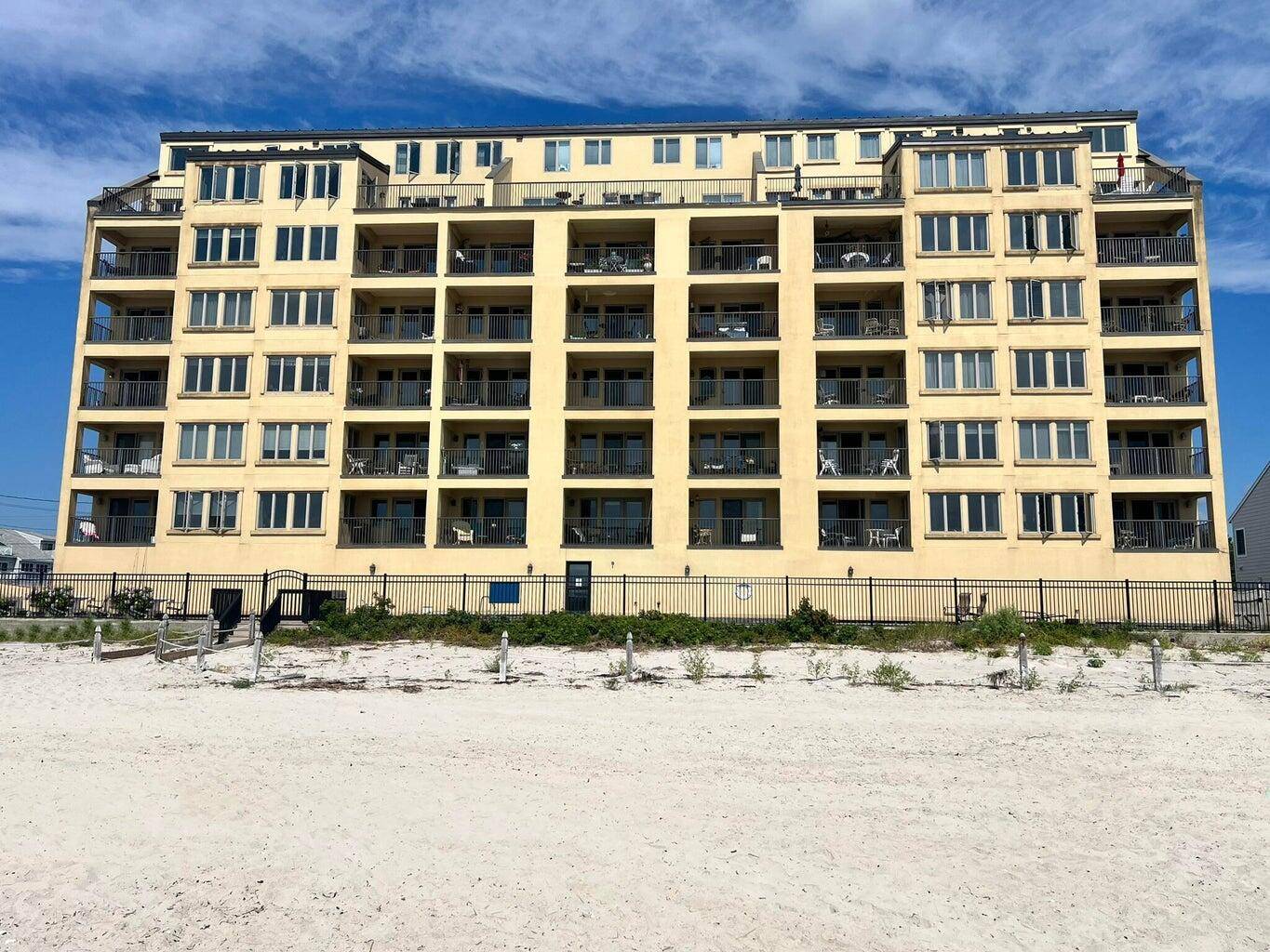 191 E Grand AVE #504, Old Orchard Beach, ME 04064
