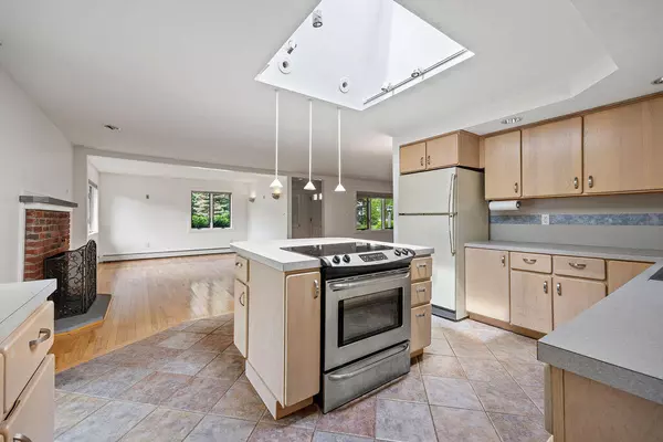 Kennebunkport, ME 04046,13 Community House RD