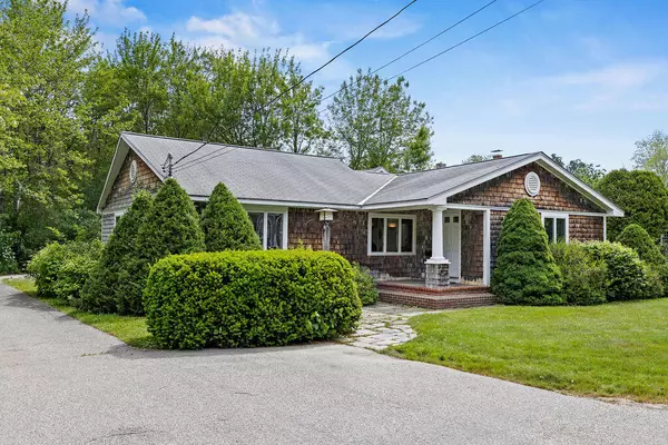 13 Community House RD, Kennebunkport, ME 04046