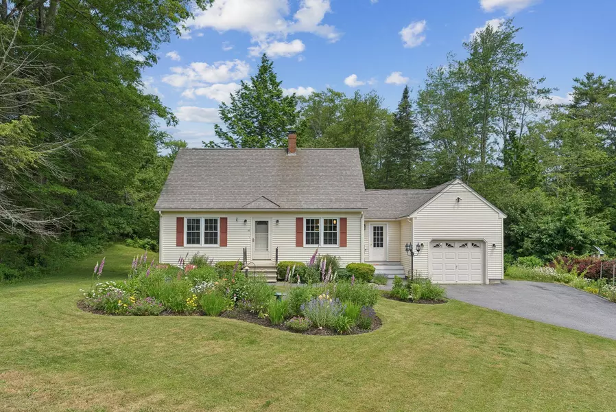 21 Arrowhead DR, Brunswick, ME 04011