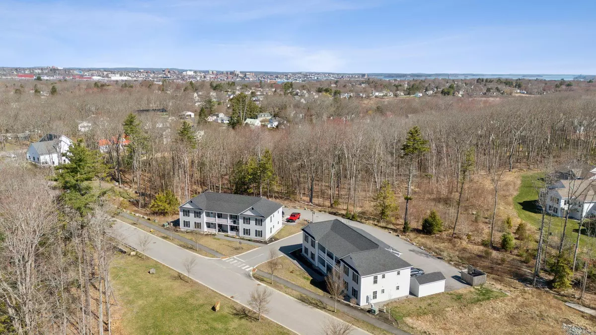Cape Elizabeth, ME 04107,51-53 Aster LN