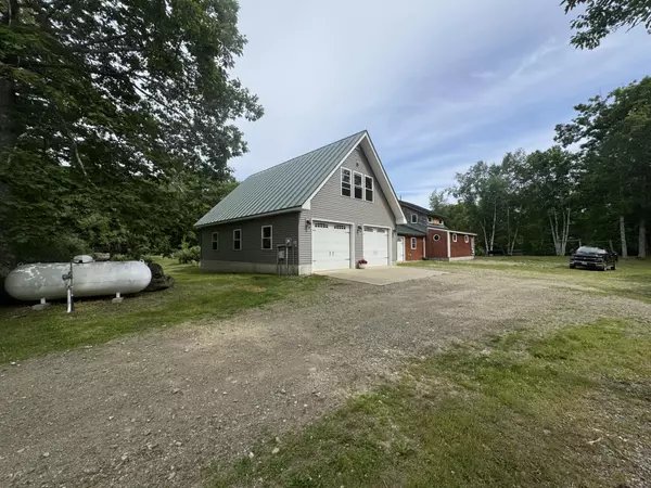 Dixmont, ME 04932,71 Garland RD