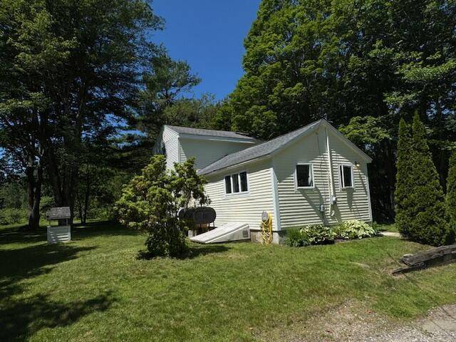 27 Dodge RD, Edgecomb, ME 04556