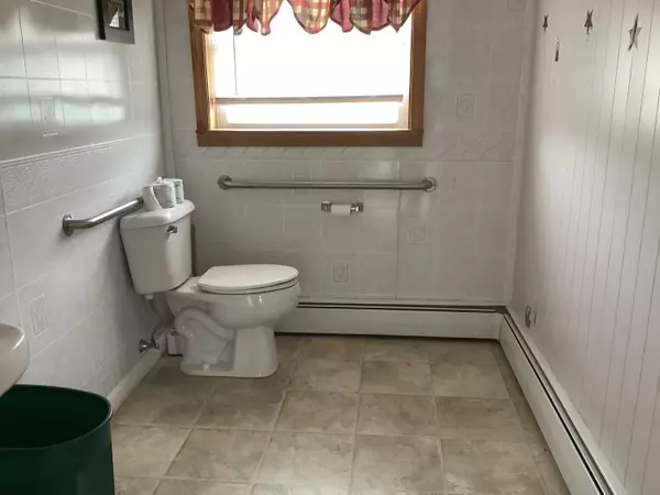 Presque Isle, ME 04769,33 Davis ST