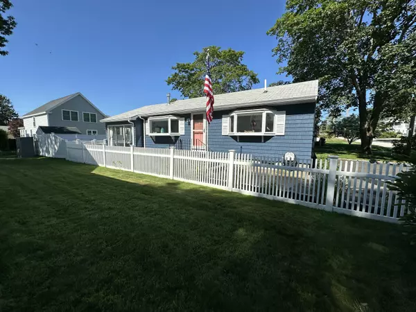 77 Cranberry ST, Wells, ME 04090